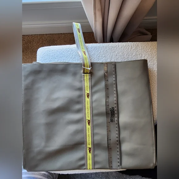 Louis Vuitton Cup Gray Tote with Yellow Strap (2 Piece) - Authencity Cert Incl. - Picture 10 of 16